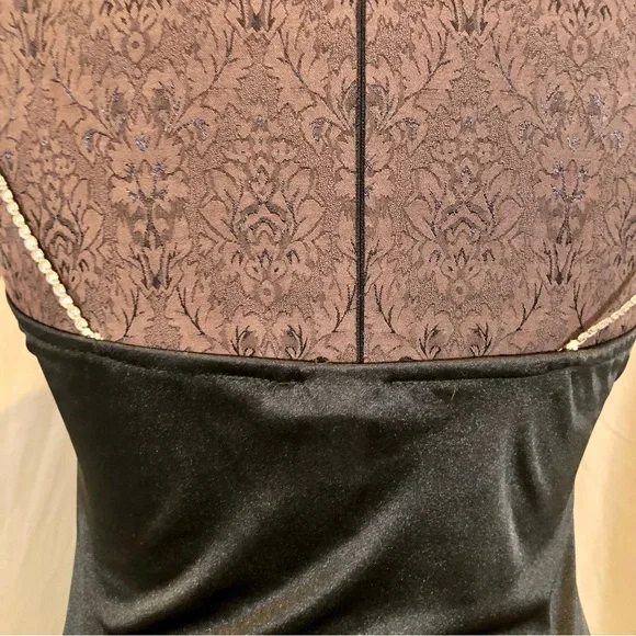 Vintage 1970s Ruched Stretch Knee-Length Disco Dress w/ Rhinestone Straps - Picture 10 of 16